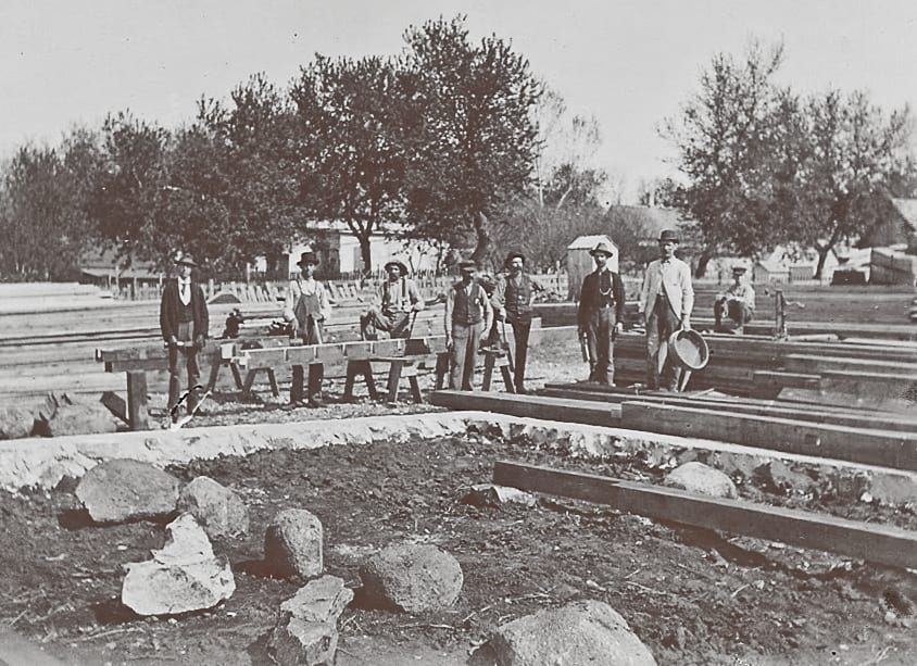 20151122-Barn Raising